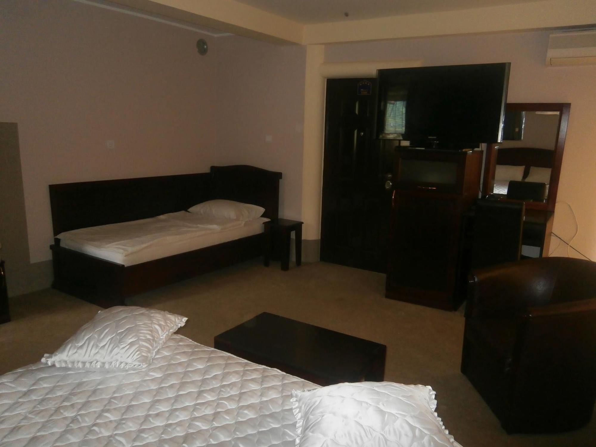 לסקובץ Hotel Vila Mitic Luxx Spa Centar מראה חיצוני תמונה