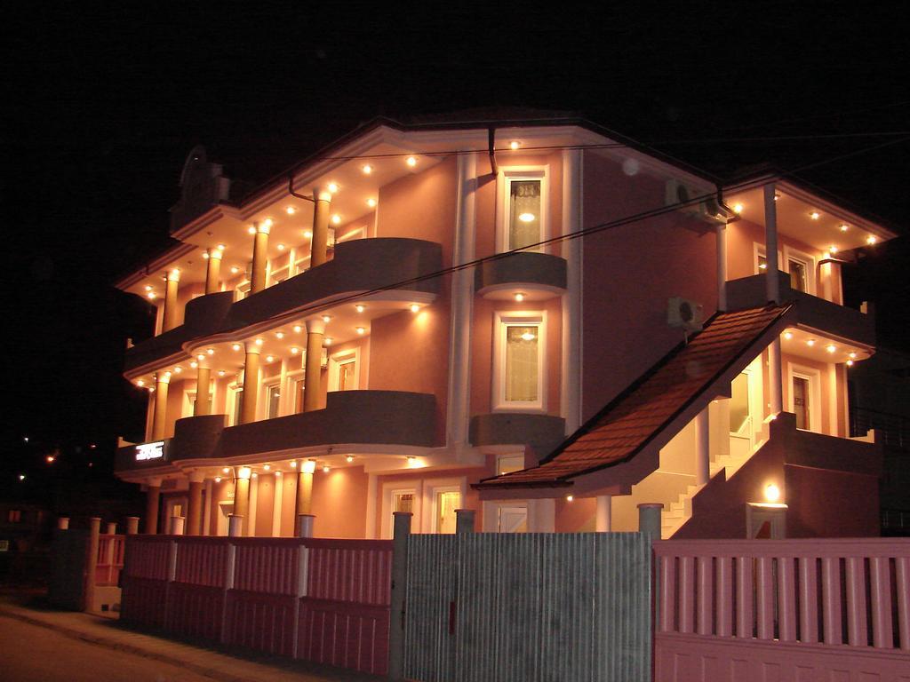 לסקובץ Hotel Vila Mitic Luxx Spa Centar מראה חיצוני תמונה